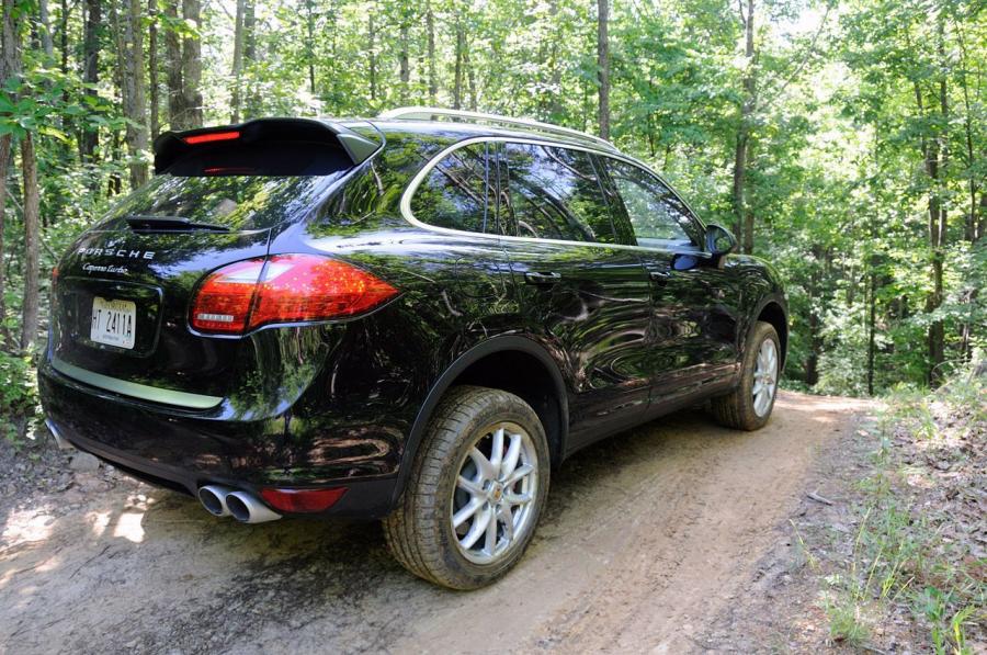  Porsche Cayenne 2011 года  (фото 88 из 107)